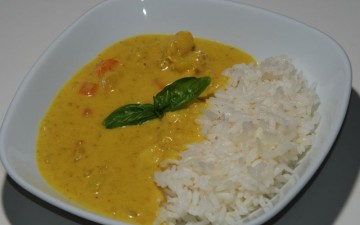 Chicken in Creamy Curry Sauce